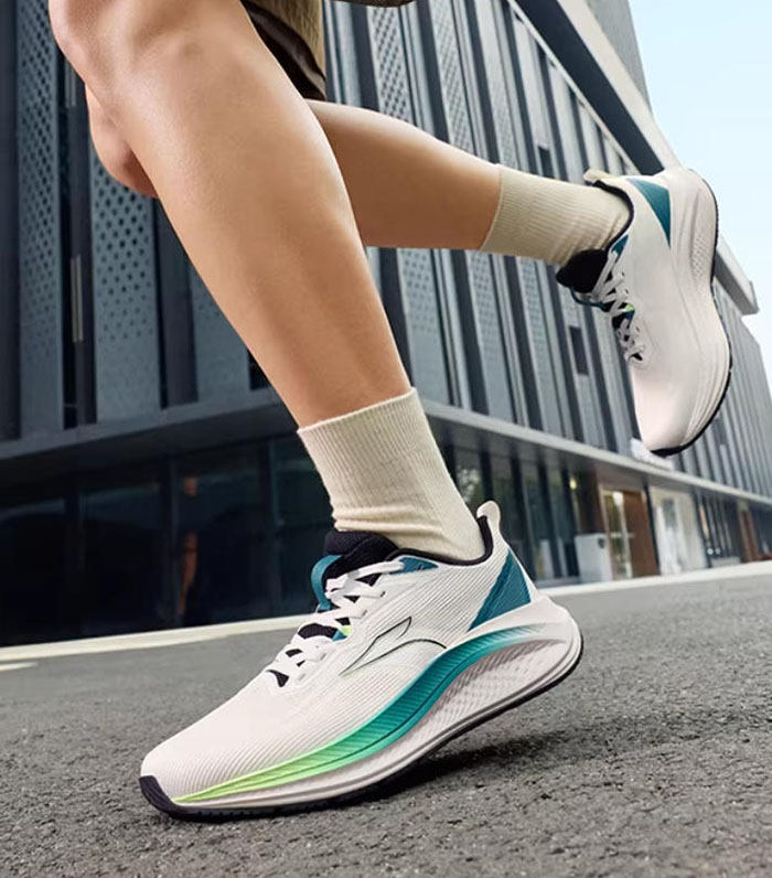 200元内高性价比跑鞋！361度2026新款锋翼2.0SE跑鞋全维度评测图片3