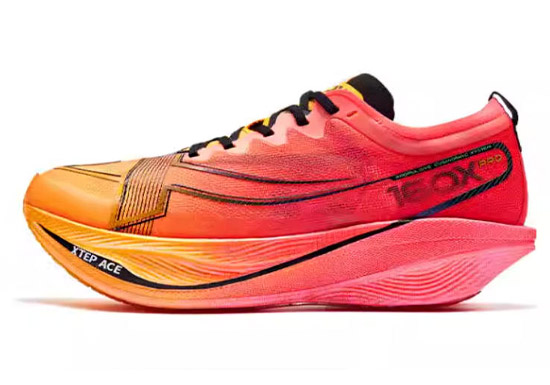 600元内碳板天花板!特步160X 5.0 PRO跑鞋评测