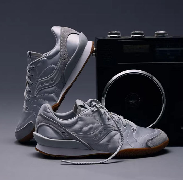 索康尼2026全新灰色版BULLET V2薄底德训鞋正式上市图片2