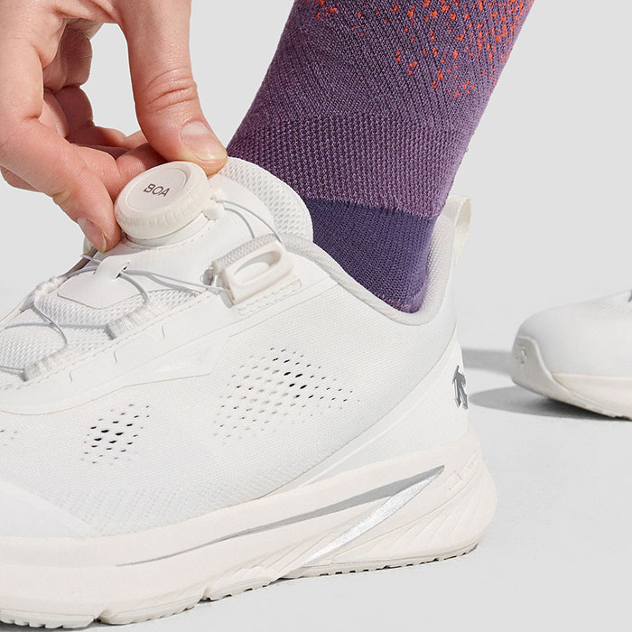 轻透减负！迪桑特2026夏季新款EASE AIR WIRE跑鞋正式上市图片1