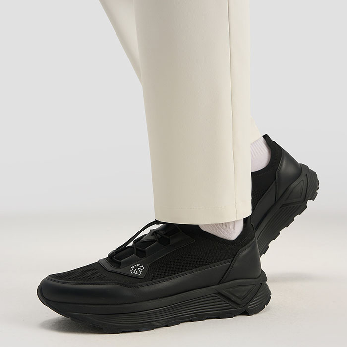 跑鞋基因+袜套设计！迪桑特2026新款DUALIS KNIT运动鞋上市图片1