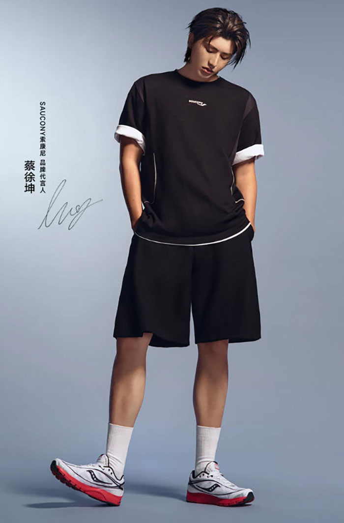 索康尼KINVARA 1跑鞋限定礼盒正式上市 蔡徐坤演绎广告大片图片2