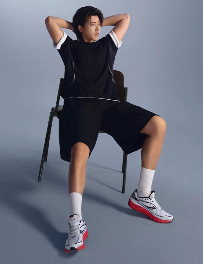 索康尼KINVARA 1跑鞋限定礼盒正式上市 蔡徐坤演绎广告大片图片5