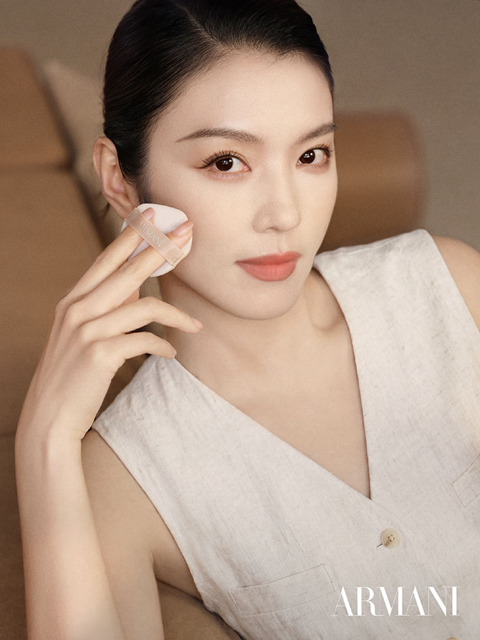 阿玛尼美妆官宣李云霄为品牌挚友 全新权力气垫天猫小黑盒首发图片1