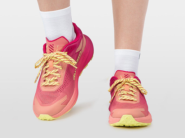 专业护航 + 颜值出圈：海丽汉森发布2026新款「蜜桃粉」越野跑鞋图片