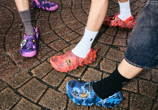 新品预告：BAPE x CROCS 2026联名款洞洞鞋曝光