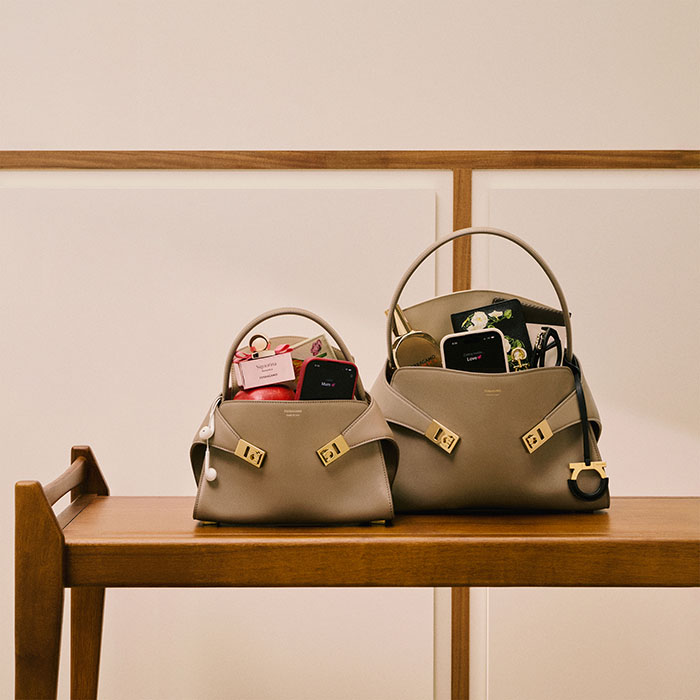 Ferragamo 2026焕新推出Hug Soft XS手袋图片