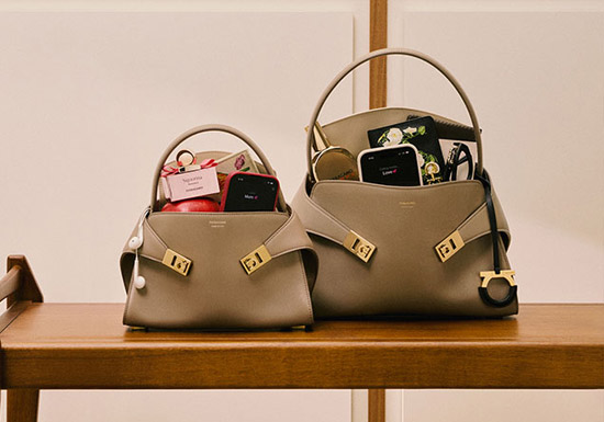 Ferragamo发布2026全新Hug Soft XS女包