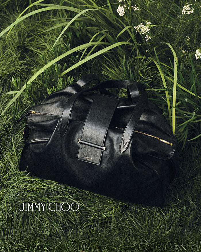 王一博演绎JIMMY CHOO 2026夏日衣橱系列广告大片图片1