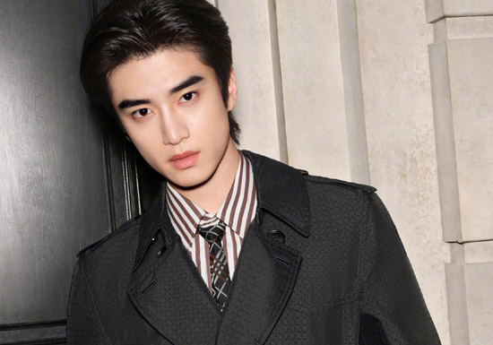 官宣：张康乐成为Burberry美妆品牌大使