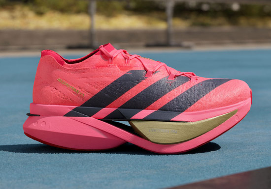 阿迪达斯「荧光红」ADIZERO PRIME X3超轻碳板跑鞋赏析